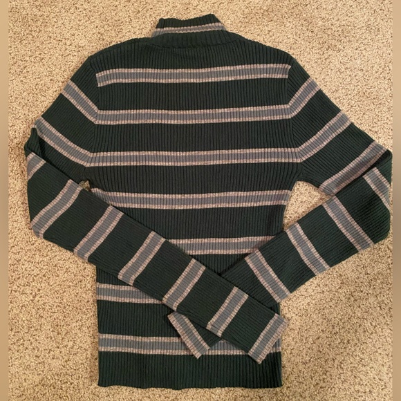 Striped turtleneck sweater by Sky and Sparrow. Size medium - Picture 3 of 10